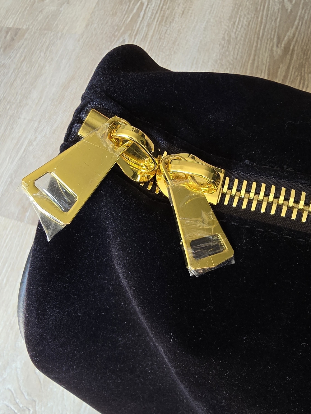 Joy&Iman Black Suede Tote Bag with Gold Hardware - Picture 4 of 9